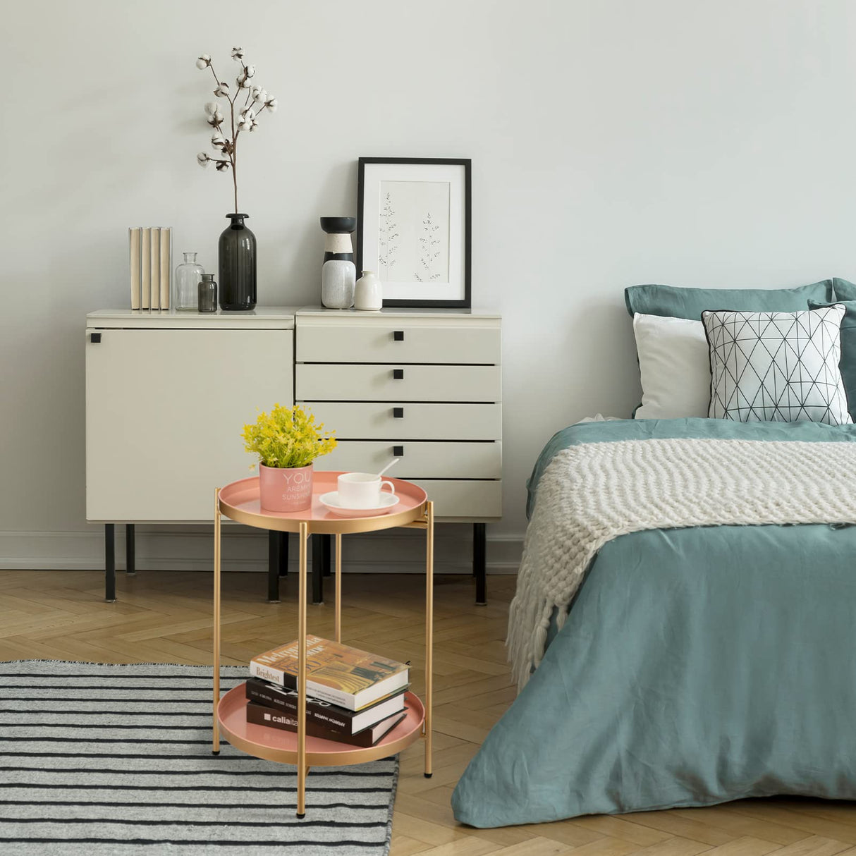 HollyHOME 2-Tier Round Gold Side Table, Outdoor Small Folding Accent Stand with Removable Tray, Anti-Rust Metal Asional Table for Balcony Patio Living Room, Nightstand for Bedroom(Gold&Pink) HollyHOME