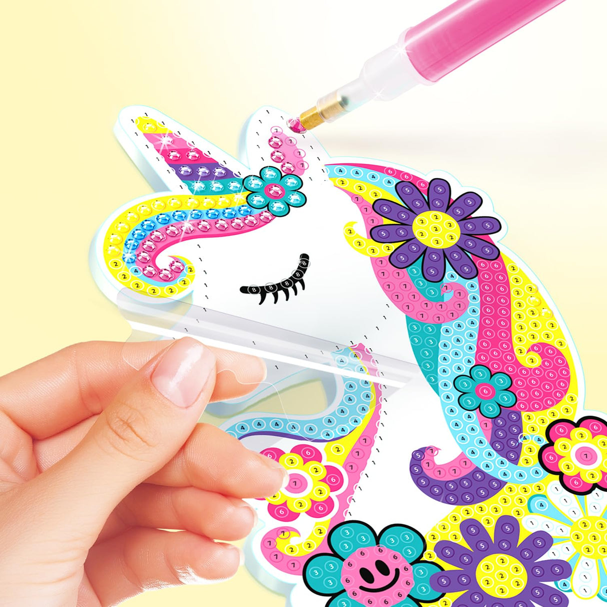 Canal Toys Style 4 Ever Diamond Art Unicorn or Butterfly Lamp Set. Bead up The Unicorn and Butterfly, Then swap Out on The Light up Base. Age 6+ Canal Toys