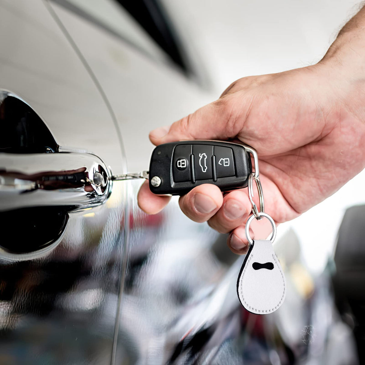 Valyria 10 Pcs Sublimation Blanks Coin Holder Keychain Keyring Universal AA Medallion Keychains for Women (White) Valyria