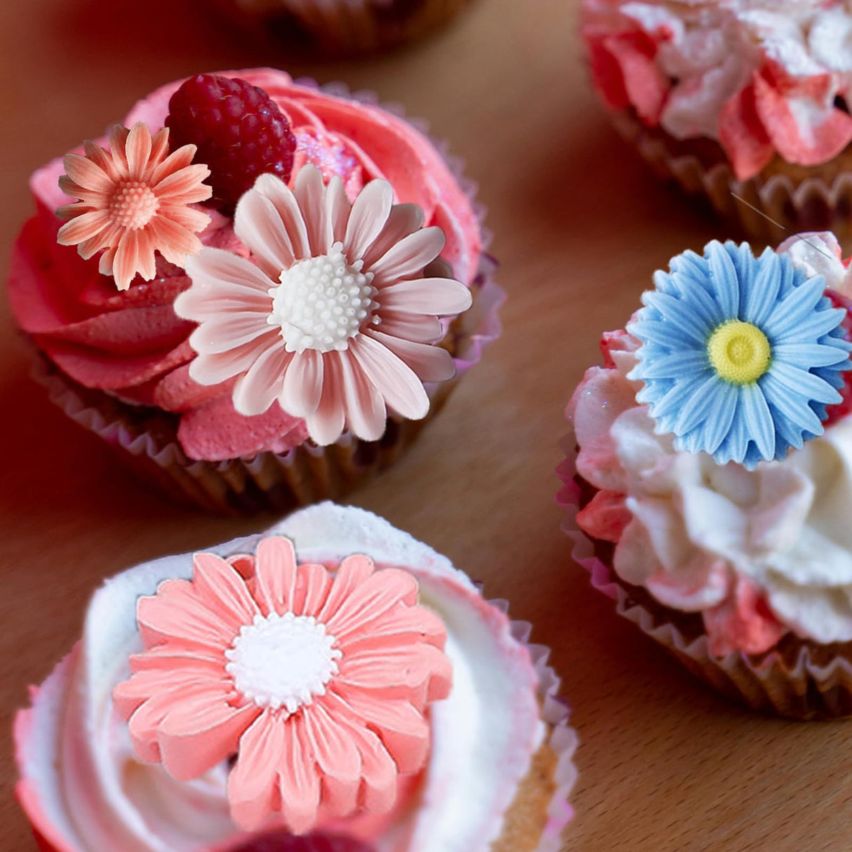 10PCS Daisy Flower Silicone Mold Chrysanthemum Flower Silicone Mold with Large-Eye Wicking Needle,Candlewick Resin Candle Molds DIY Soap Concrete Casting Polymer Clay Cupcake Topper Candy Craft TYMKLMZG