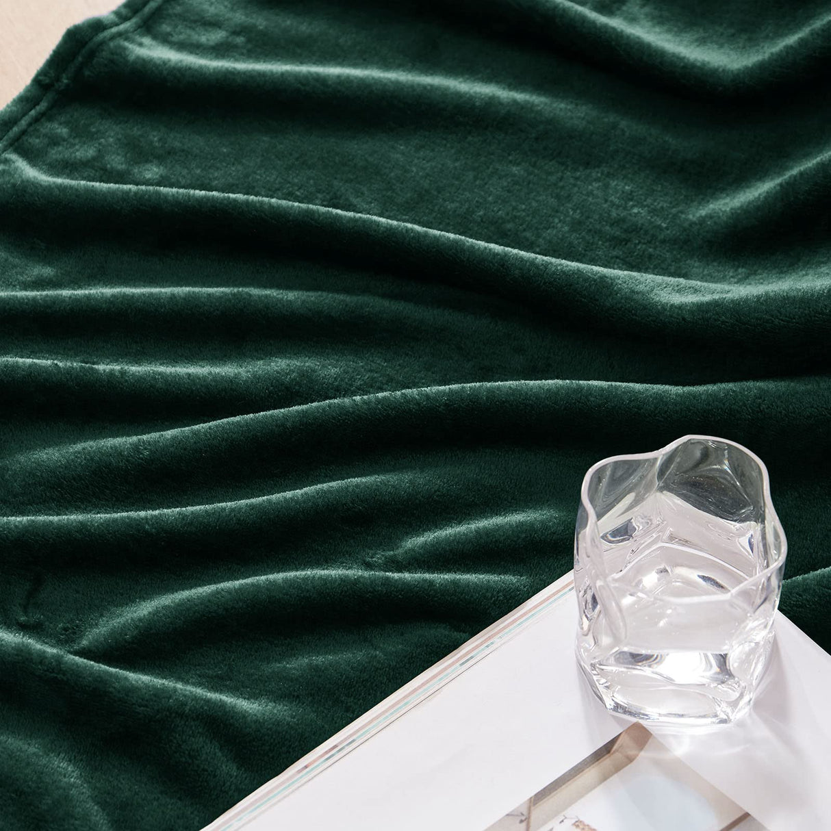 Exclusivo Mezcla Extra Large Fleece Throw Blanket for Couch, Sofa, 300GSM Super Soft and Warm Blankets, Forest Green Throw All Season Use, Cozy, Plush, Lightweight, 50x70 Inches Exclusivo Mezcla
