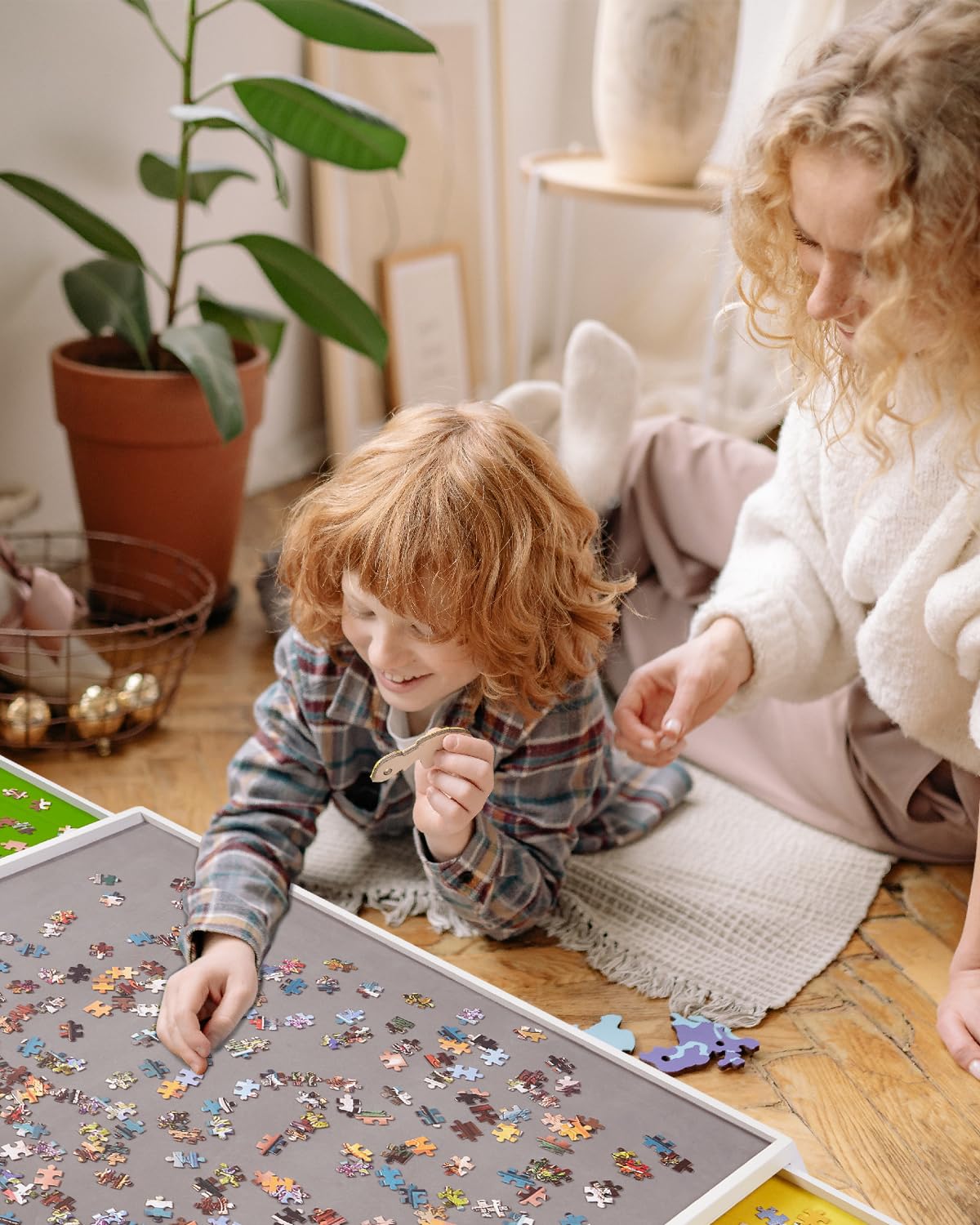 1000 Piece Rotating Jigsaw Puzzle Board with Color-Coded Drawers and Cover, Smooth Wooden Lazy Susan Spinning Puzzle Table, 30'' x 22'' Swivel Puzzle Plateau for Adults and Children, Velvet-Lined