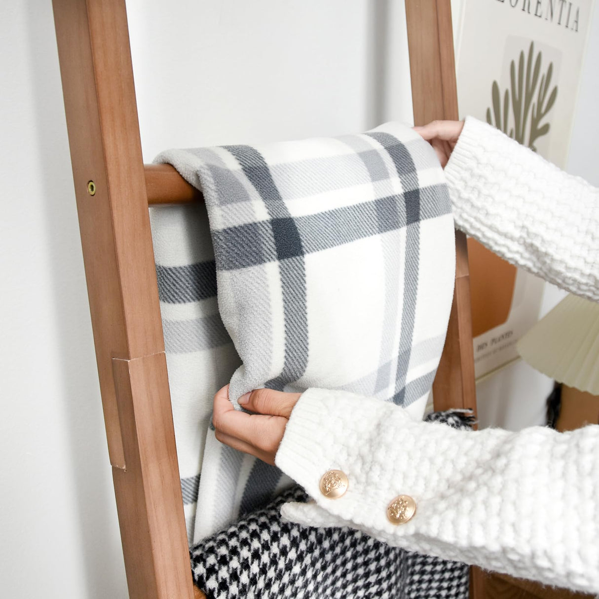 FUIN 6ft Wooden Natural Blanket Ladder Living Room Decorative Wall Leaning Farmhouse Quilt Display Holder Rustic Wood Towel Rack for Bathroom FUIN