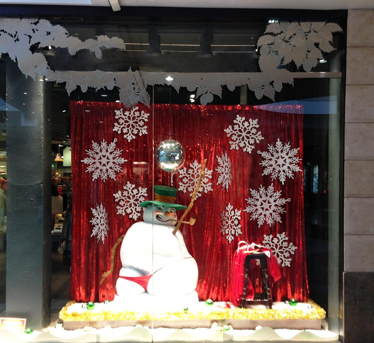 6pcs Large White Snowflakes Ornaments 12” Big Plastic Glitter Snowflake for Winter Indoor Outdoor Christmas Tree Window Room Decorations Giant Craft Snowflakes kockuu