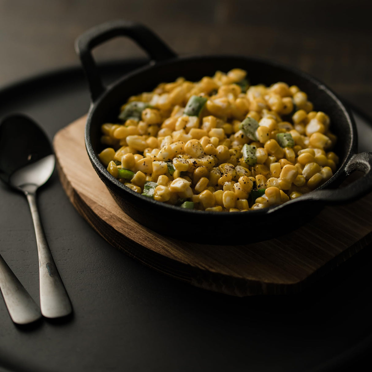 Masterbuilt® 40-inch ThermoTemp Propane Gas Vertical BBQ Smoker with Analog Temperature Control and 960 Cooking Square Inches in Black, Model MB20051316 Masterbuilt