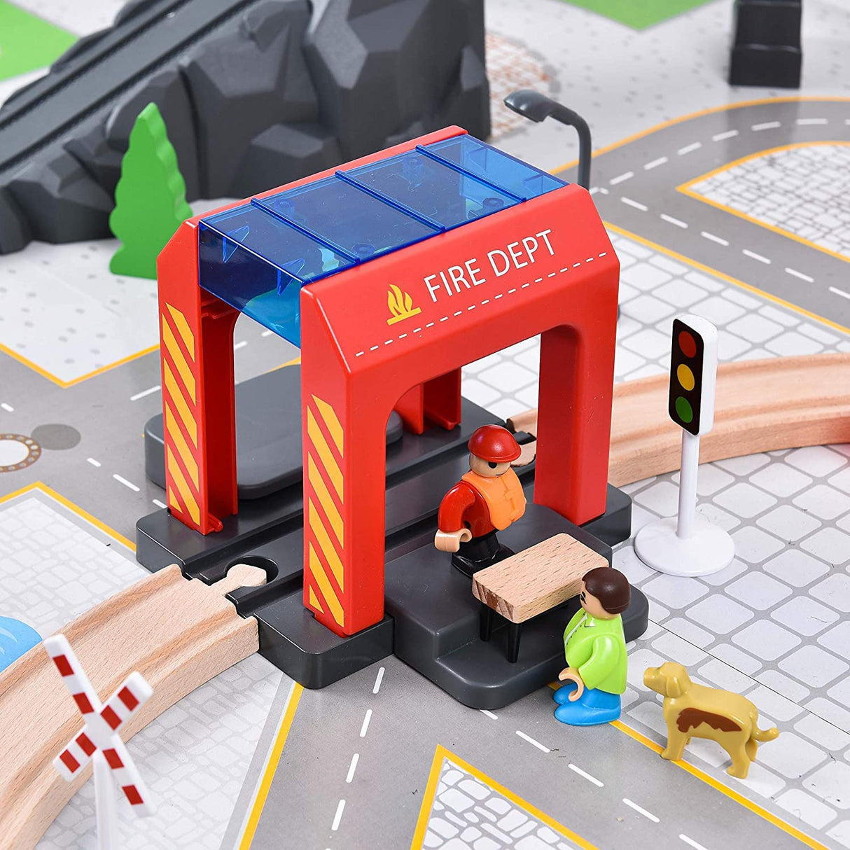 Giant bean 72PCS Wooden Train Tracks & Trains, Gift Packed Toy Railway Kits for Kids, Toddler Boys and Girls 3,4,5 Years Old and Up Giant bean