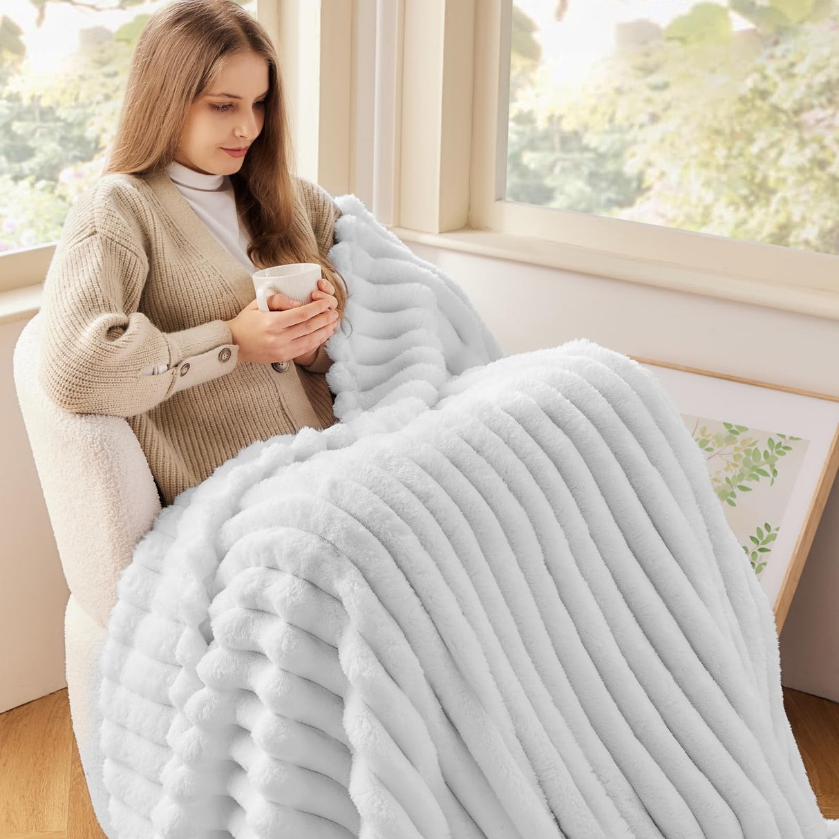 NEWCOSPLAY Super Soft Throw Blanket White Premium Silky Flannel Fleece 3D Ribbed Jacquard Lightweight Bed Blanket All Season Use (White Ribbed, Throw(50"x60")) NEWCOSPLAY