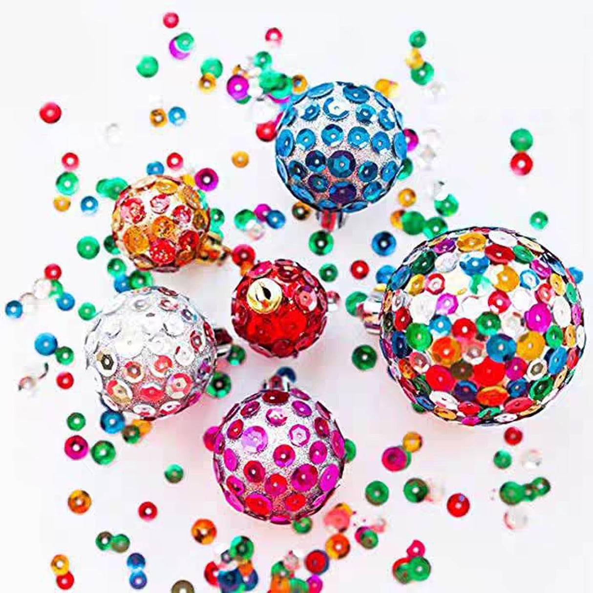 20800 Pcs 6MM Bulk Loose Sequin, 32 Colors Round Embroidery Sequins Cup Craft Sequins with Holes for DIY Sewing Making（with Storage Box） fuceury