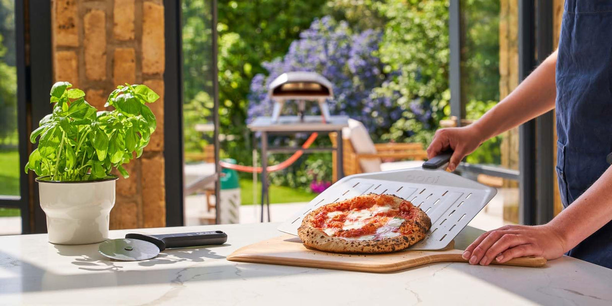 Ooni Koda 12 Gas Pizza Oven – 28mbar Propane Outdoor Pizza Oven, Portable Pizza Oven For Fire and Stonebaked 12 Inch Pizzas, With Gas Hose & Regulator, Countertop Pizza Maker, Outdoor Pizza Cooker ooni