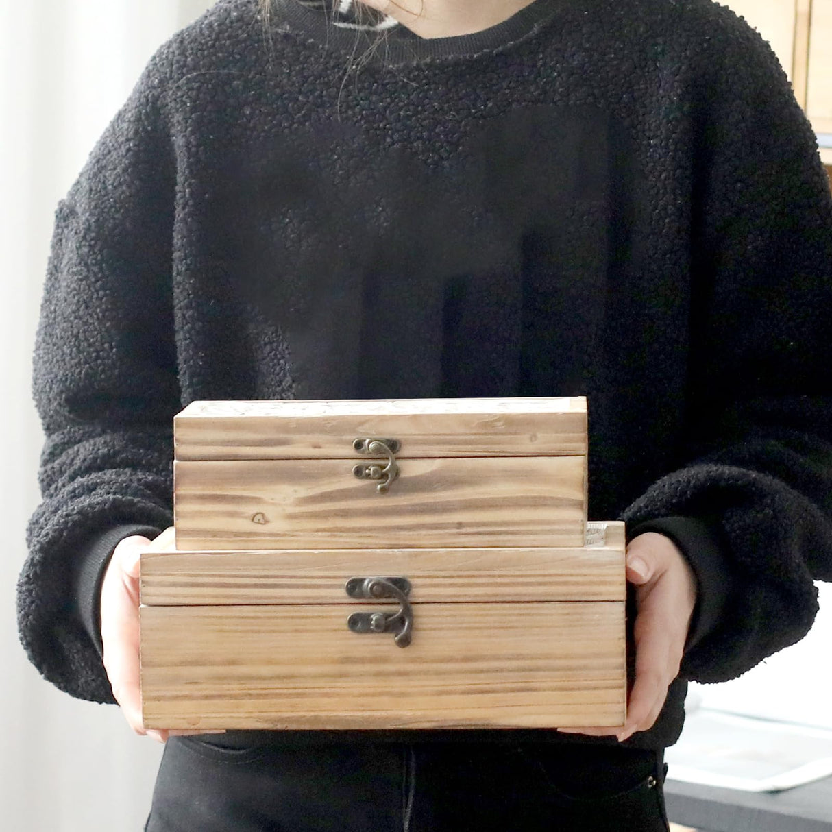 DECOR4SEASON Wooden Box Set of 2 - Rustic Farmhouse Decorative Boxes with Hinged Lid and Carved Design DECOR4SEASON