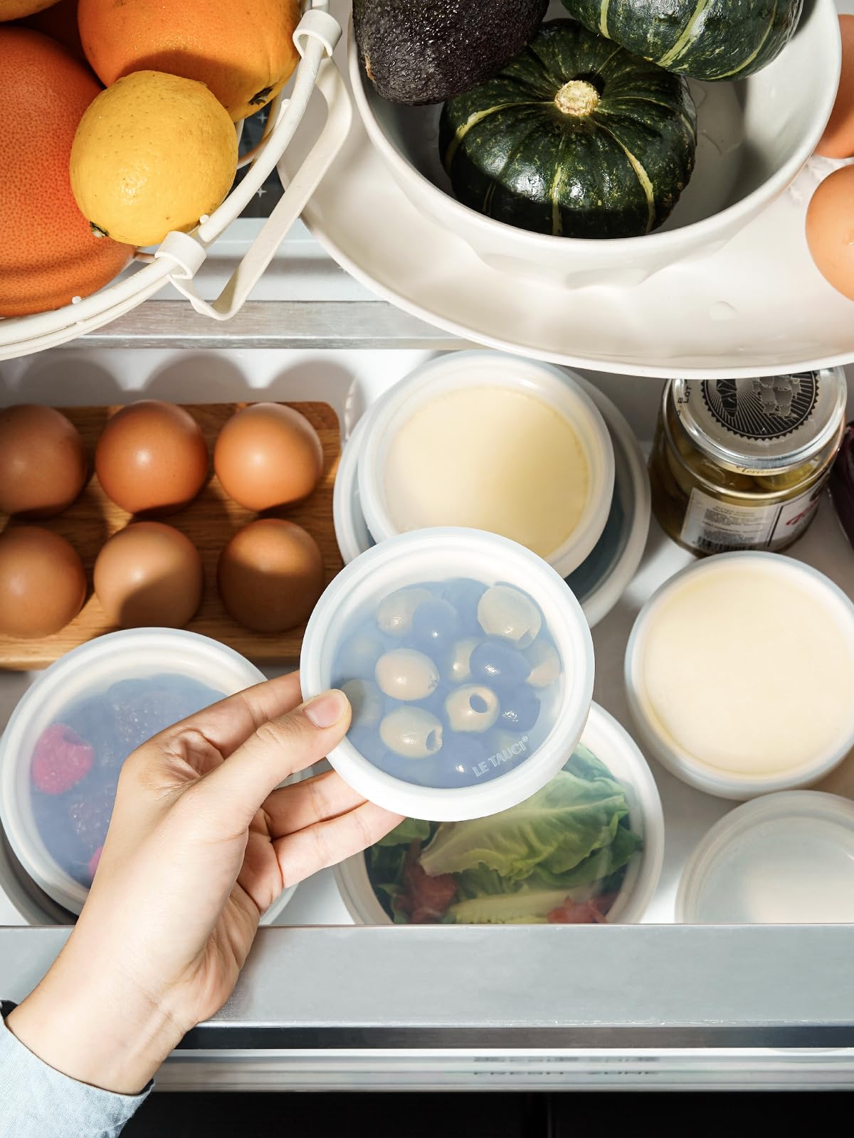 LE TAUCI Ramekins with Lids, 8 OZ Ramekins Oven Safe, Creme Brulee Ramekin Bowls, Ceramic Souffle Dishes with Covers, Custard Cups for Baking, Pudding, Serving Dip, Ice Cream, Set of 4, White LE TAUCI