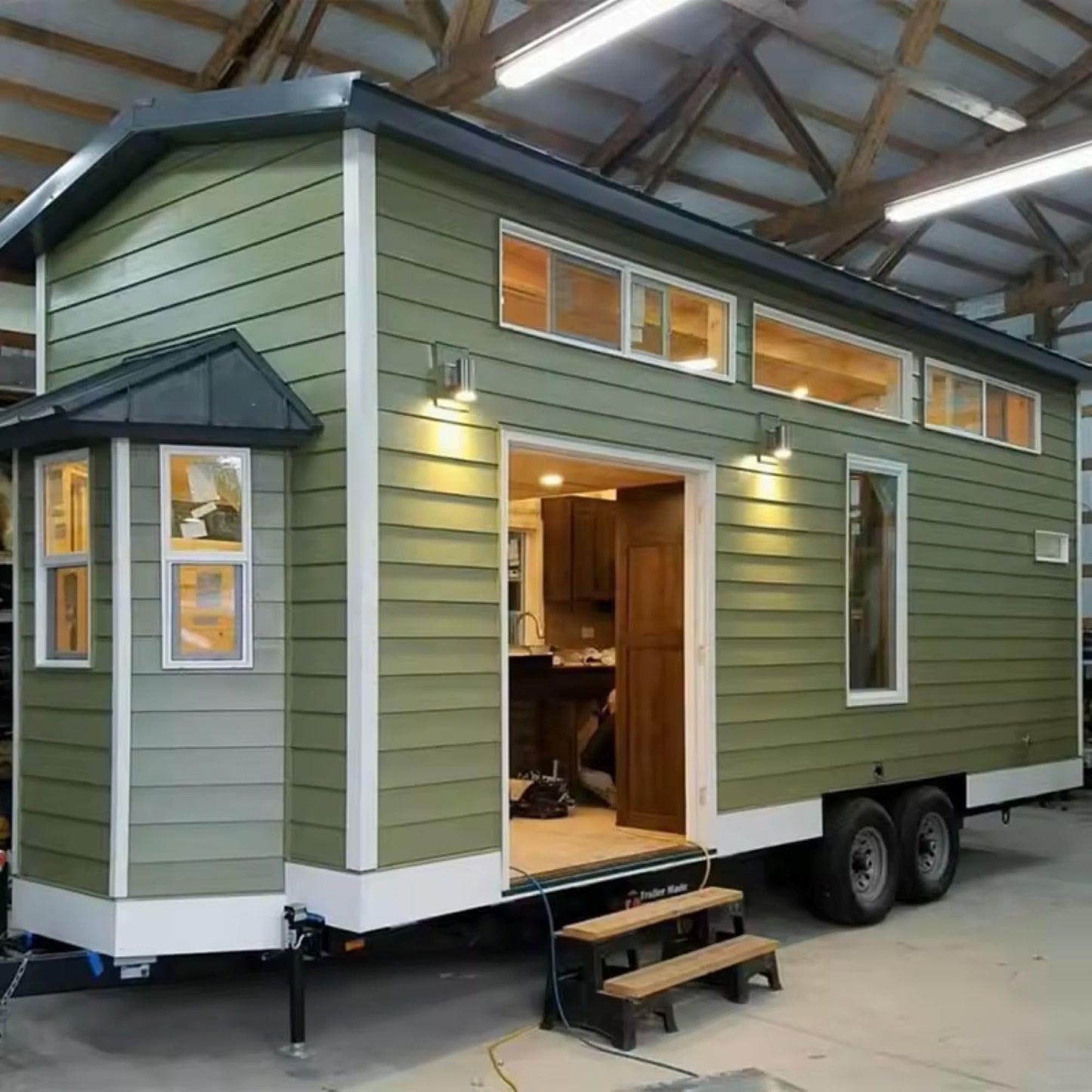 Generic Modular Mobile Container House on Wheels