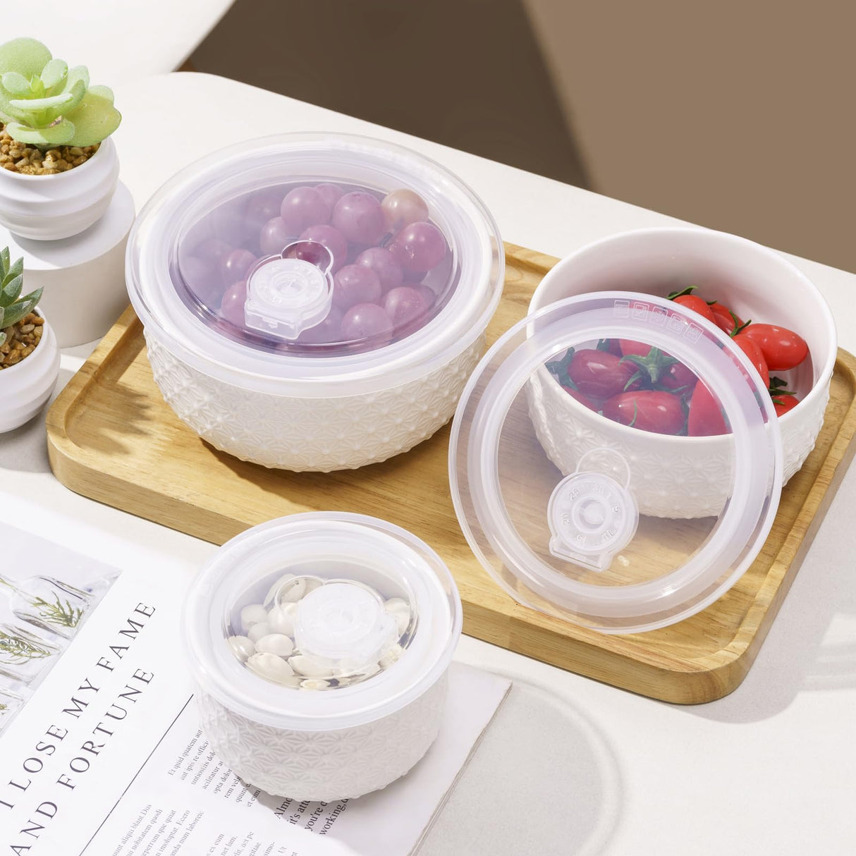 Mosuji 10 oz Set of 4 Oven-Safe Porcelain Ramekins with Lids, Large White Souffle and Creme Brulee Baking Dishes, Ramekin Bowls for Sauce and Dessert Mosuji