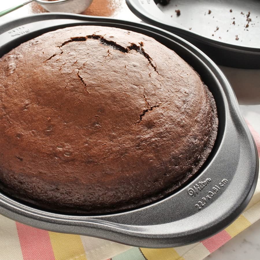 Wilton Advance Select 9 Inch Round Cake Pan; Made without PFAS, Extended Handles, Anti-Warping, Non-Stick Baking Pan With DuraLast™ Silicone-Infused Coating (Steel) Wilton