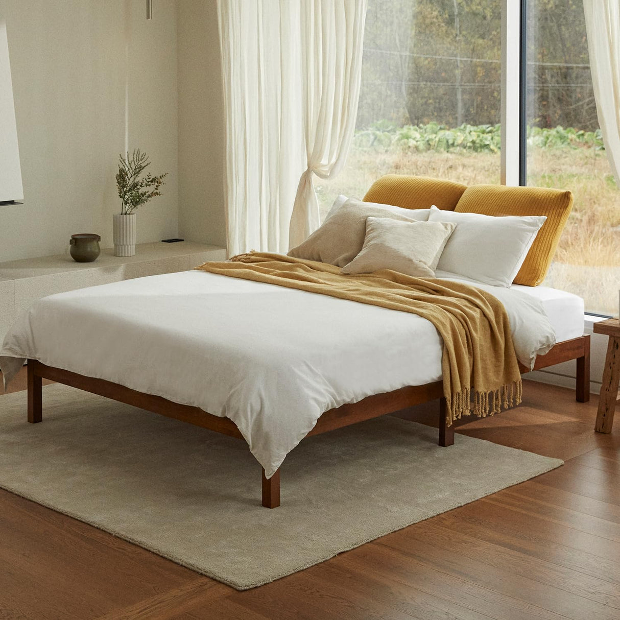 LIFEMENT Classic Wood Platform Bed Frame, Essential, Noise Free, Under Bed Storage, No Box Spring Needed, Easy Assembly (Cherry, King (U.S. Standard)) LIFEMENT