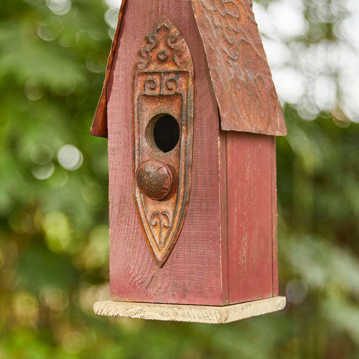 Glitzhome Hand Painted Distressed Hanging Wood Bird House for Outdoors 13.25" H Glitzhome
