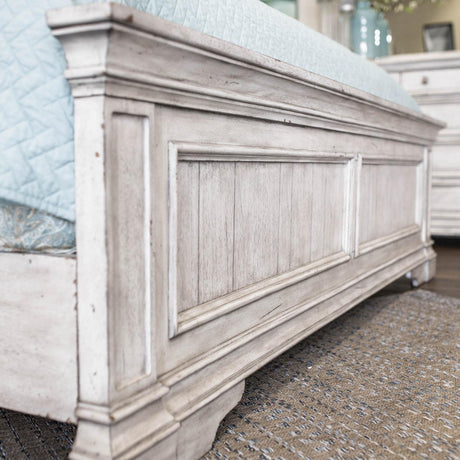 Steve Silver Company Highland Park 83.5" x 90" Farmhouse Wood & Fabric Upholstered Panel King Bed with Button Tufted Headboard, Low Vertical Planked Inset Panel Footboard, in Rustic Ivory Finish Steve Silver