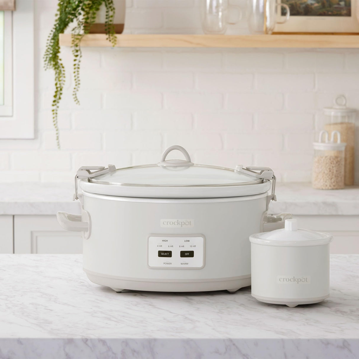 Crock-Pot 7 Quart Cook and Carry Slow Cooker with Touch Control, 4 Pre Programmed Settings, Removable Stoneware, and Locking Lid, Mushroom Crock-Pot