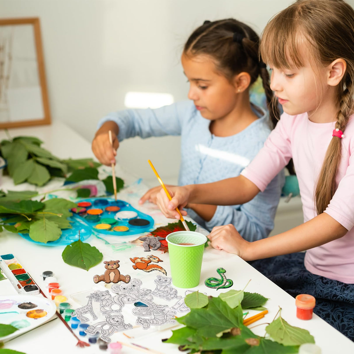 Lewtemi 36 Pcs Create Your Own Window Art Suncatcher Kits for Kids Animal Craft Suncatcher Paint with 24 Suction Cups for Ornament Painting Kids Classroom Party Activities Lewtemi