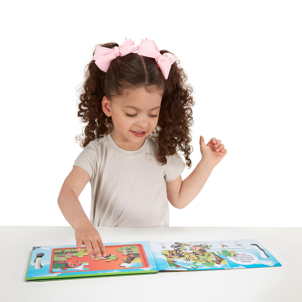 Melissa & Doug Take-Along Magnetic Jigsaw Puzzles Travel Toy On the Farm (2 15-Piece Puzzles) - FSC Certified Melissa & Doug