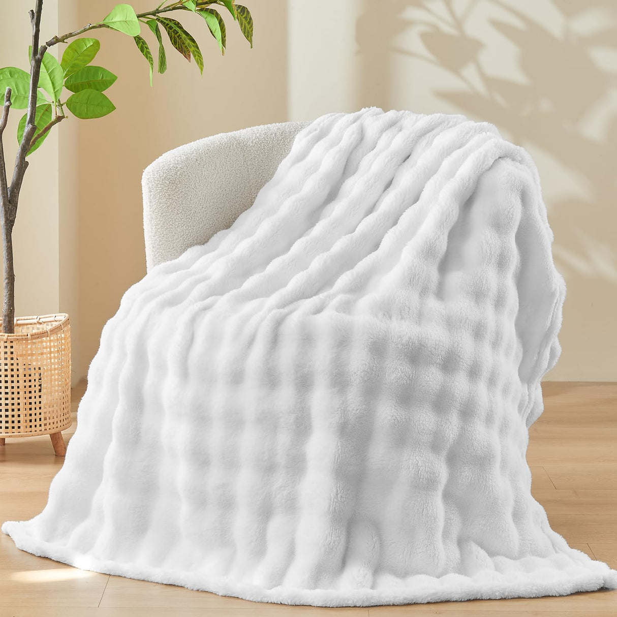 NEWCOSPLAY Throw Blanket for Couch White Super Soft Flannel Fleece 3D Bubble Lightweight Bed Blanket All Season Use (White, Throw(50"x60")) NEWCOSPLAY