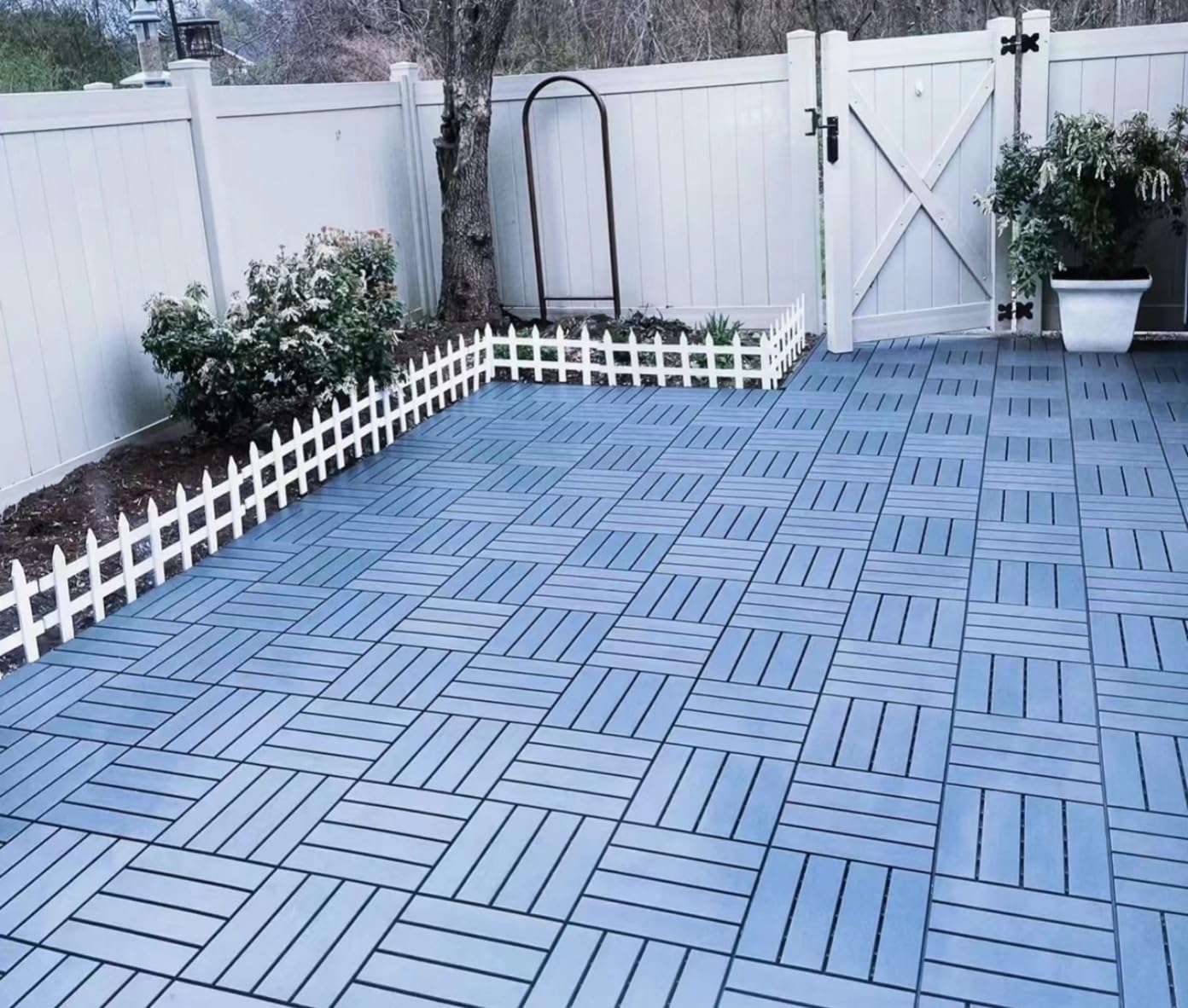 Deck Tiles, 44-Pack Patio Deck Tiles, 11.8" x 11.8" Square Waterproof Outdoor All-Weather Use for Balcony Backyard Patio Deck Tiles (Gray 44-Pack)