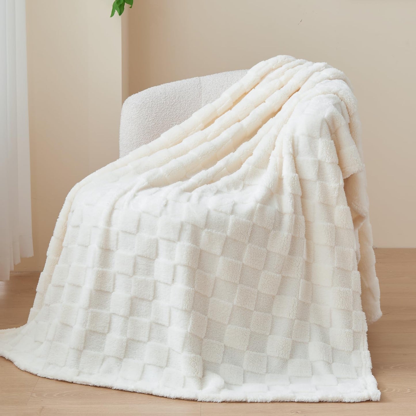 NEWCOSPLAY Super Soft Throw Blanket Ivory Premium Silky Flannel Fleece 3D Checkered Lightweight Bed Blanket All Season Use (Ivory Checkered, Throw(50"x70"))