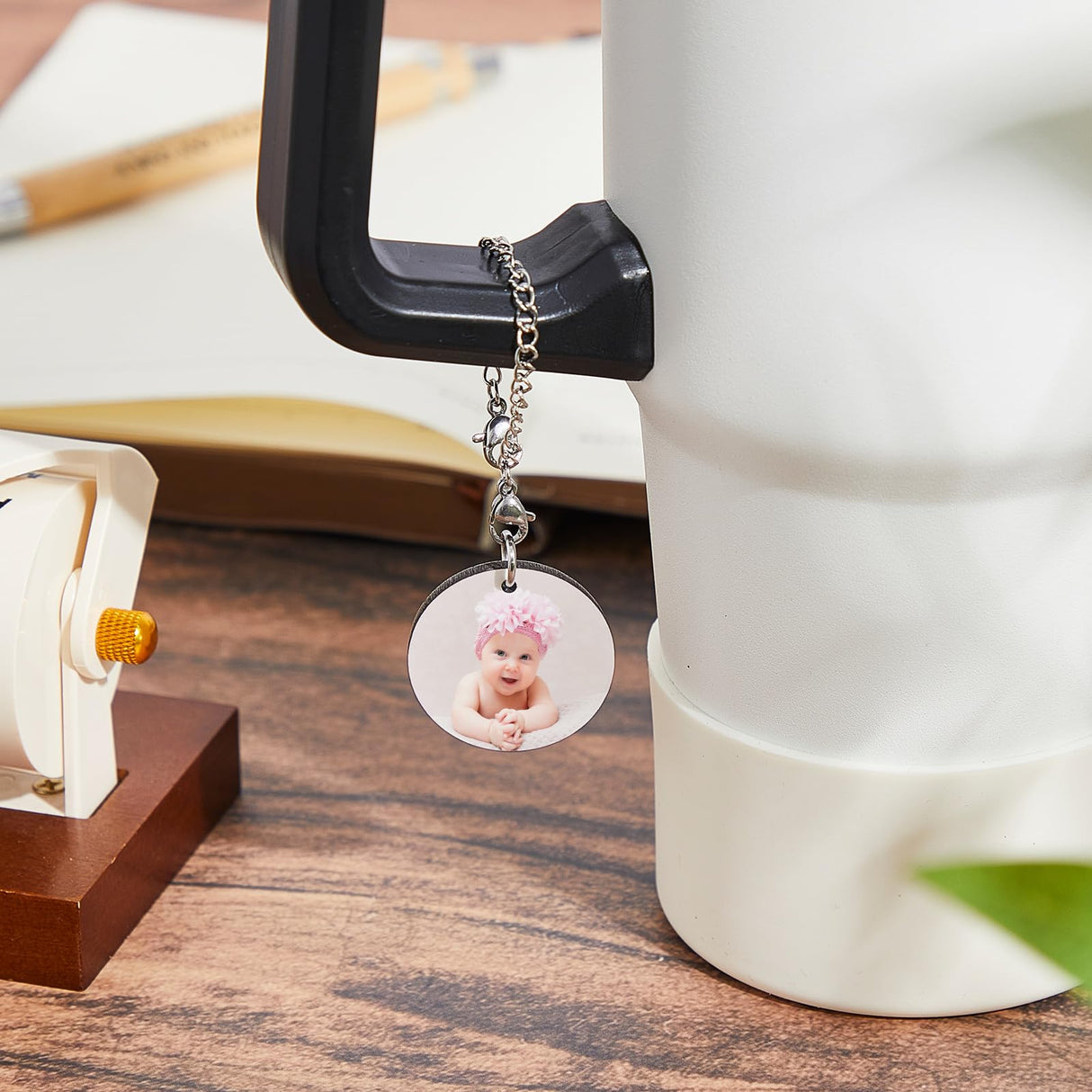 Landical 12 Sets Sublimation Charm Accessories for Cup Name ID Charm for Tumbler Cup MDF Single Side Sublimation Blanks Bulk with Chains Jump Rings for DIY Crafts Gift for Friend (Round) Landical