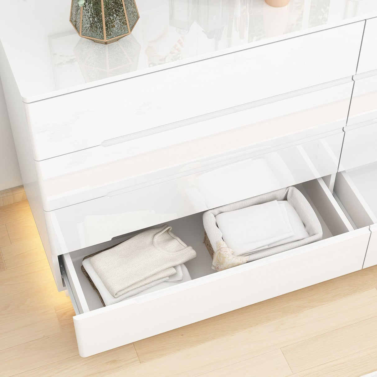 MOUMON High Gloss Dresser with Lights Chest of Drawers, Modern Glossy 8 Drawer Dresser with Curved Edge, for Bedroom White 15.7“D x 63”W x 30.9”H MOUMON