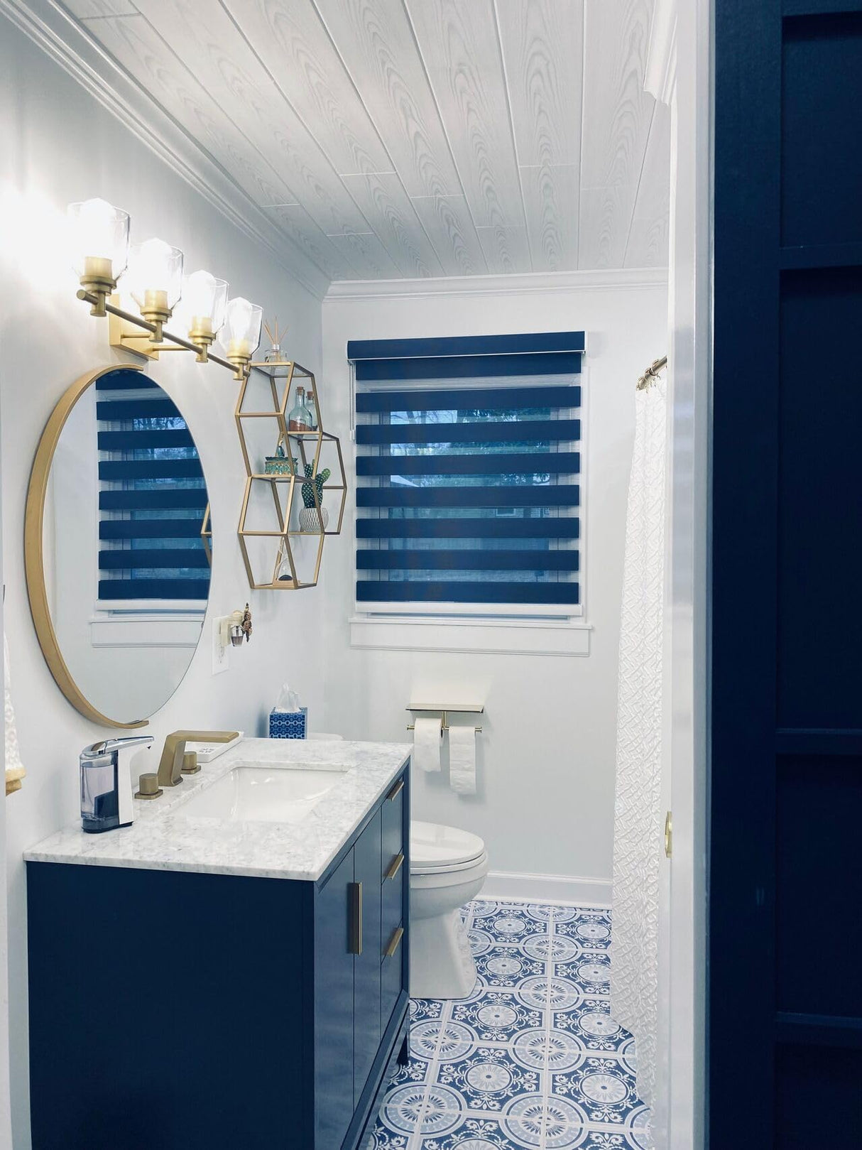 A La Maison Ceilings WP02cw-48 Foam Wood Ceiling Planks 39 in x 6 in, Country White, Pack of 48 À LA MAISON CEILINGS