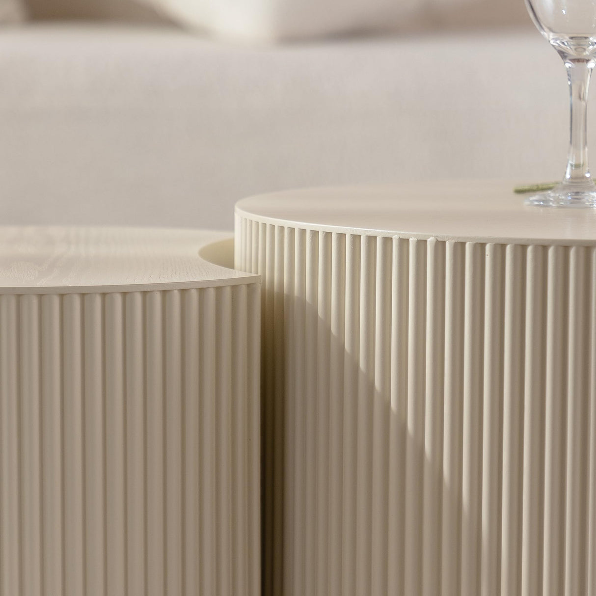 Round Nesting Coffee Table Set of 2, Modern Handcraft Wood Fluted Drum Circle Side Table Small Minimalist Unique Tea End Table for Living Room, No Assembly Required, 27.56" &19.69", Crescent Beige SLEERWAY