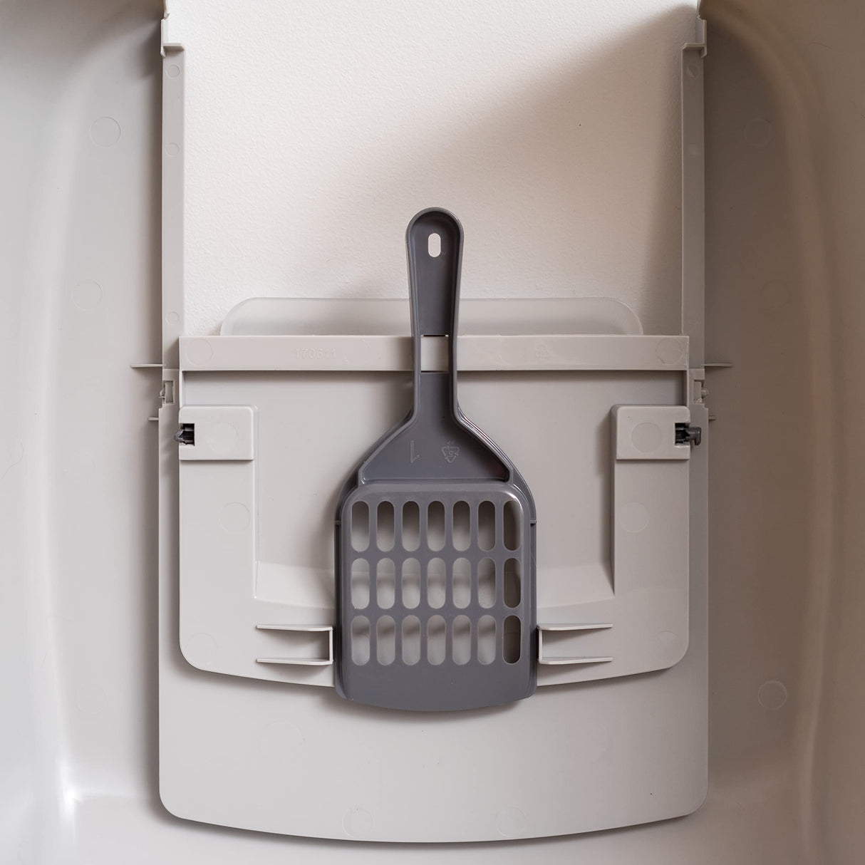 IRIS USA Jumbo Cat Litter Box Enclosure with Front Door Flap and Scoop, Hooded Kitty Litter Tray with Handle and Buckles for Portability and Privacy, Gray IRIS