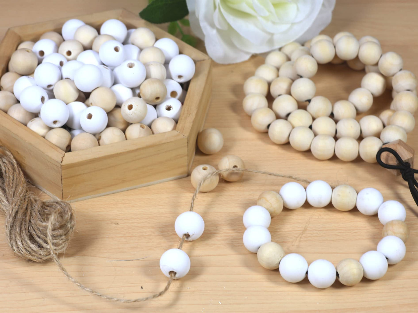 ZHFMLY 16mm 200pcs White Wooden Beads for Crafts 3/5 inch Painting Round Loose Natural Wood Beads Handmade Space Beads for Keychain, Wreath, Farmhouse Making, Home & Party Decoration