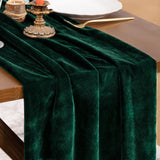 Socomi Green Velvet Table Runner Christmas Cloth Decor 20 x 120 Inches 10ft Fabric Emerald Green Luxurious Thanksgiving Wedding Runner for New Year Bridal Shower Socomi