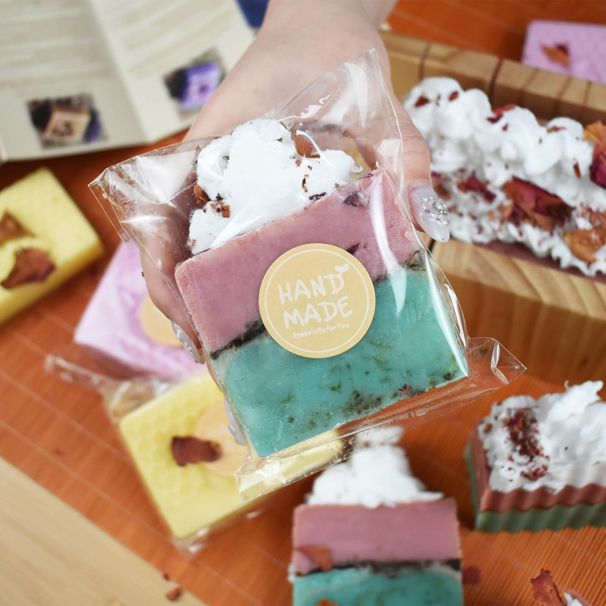 Artcome Soap Making Kit - Complete DIY Soap Making Supplies with 42oz Silicone Loaf Mold, Wooden Cutting Tools, Honeycomb Molds, Measuring Cups & More for Crafting Handmade Soaps - Ideal for Gift Artcome