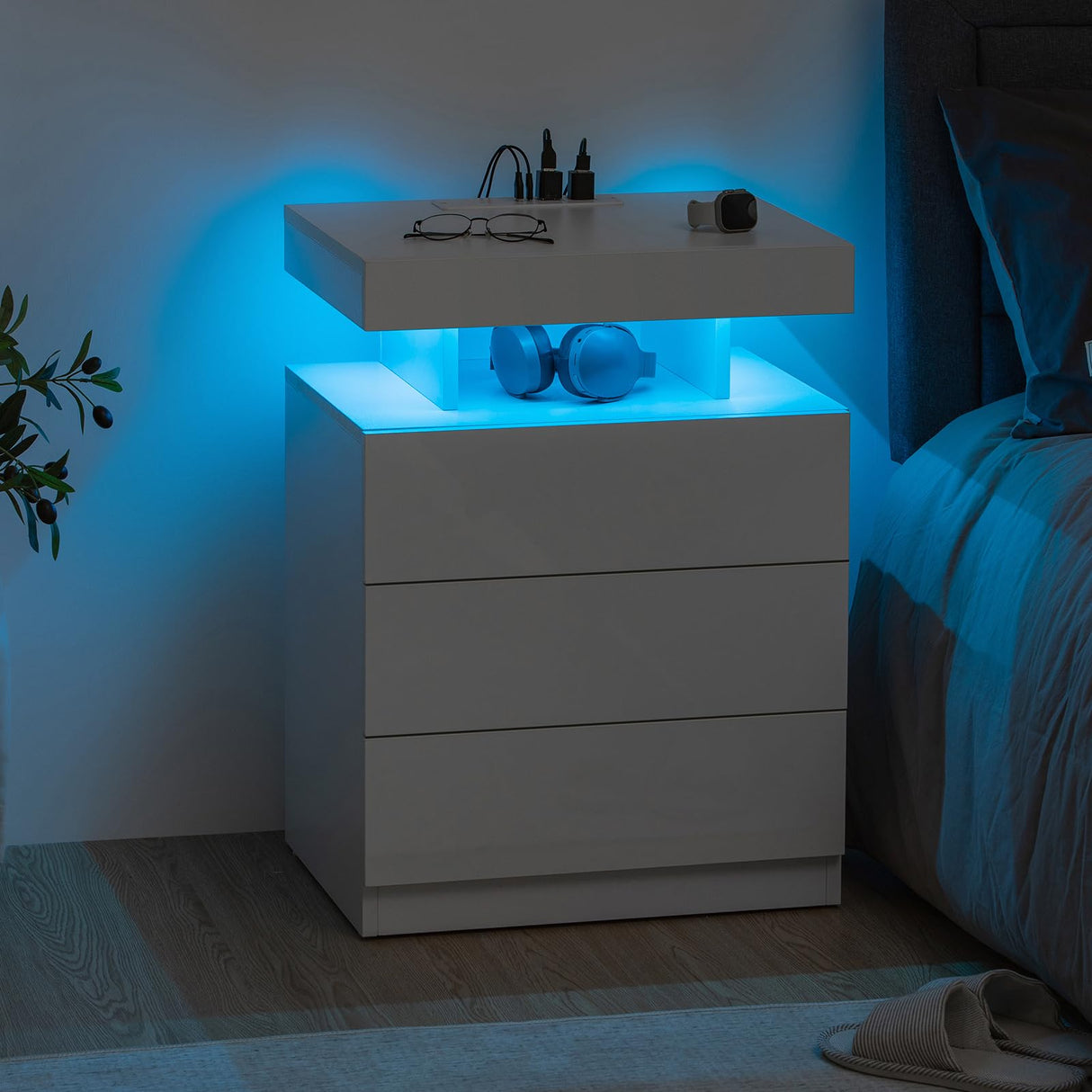 HOMMPA LED Nightstand with Wireless Charging Station & USB Ports, 3 Drawer Night Stand with LED Light RGB Adjustable Brightness, Smart Nightstand High Gloss Bedside Table for Bedroom White HOMMPA