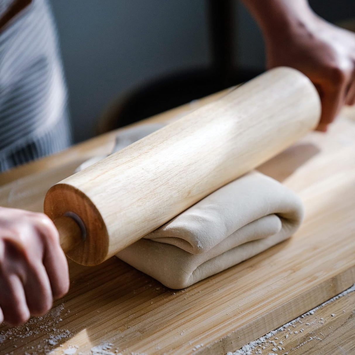 HelferX 17.6 inch Wooden Rolling Pin for Baking - Long Dough Roller for All Baking Needs HELFERX