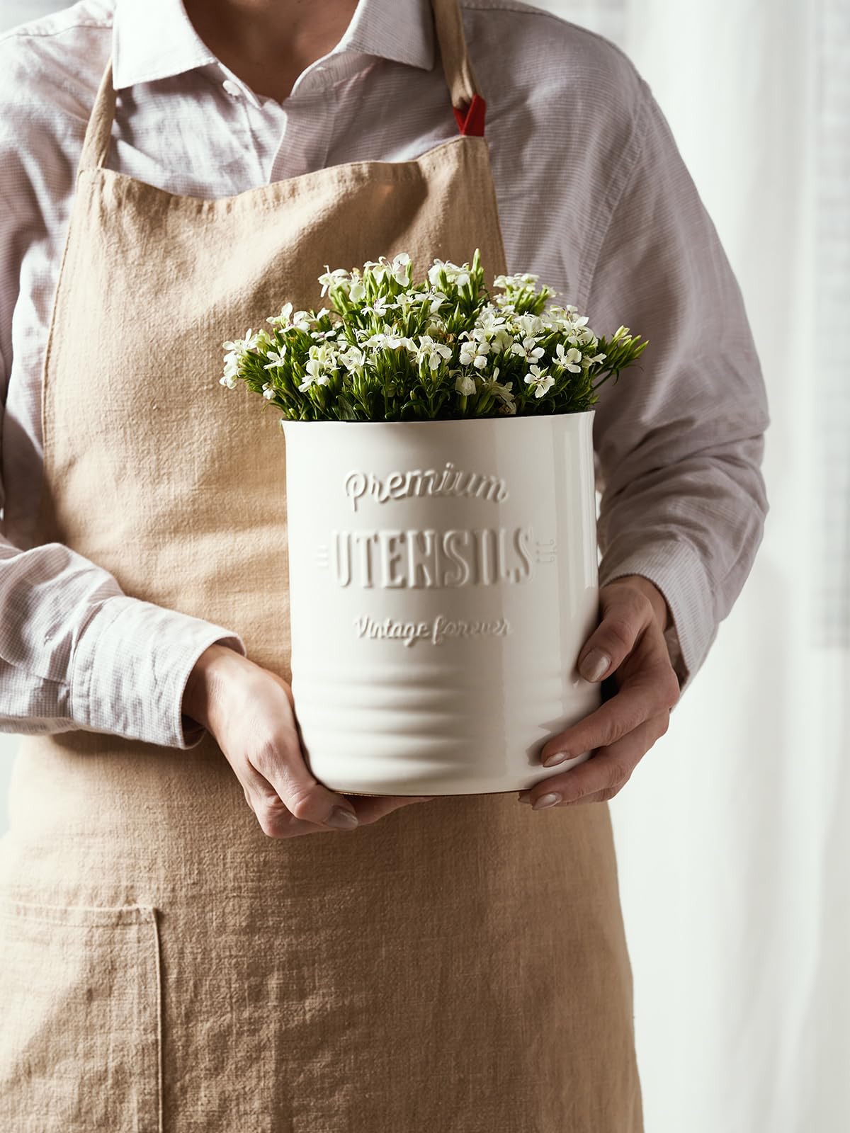 DOWAN 7.2″ Extra Large Kitchen Utensil Holder - Farmhouse Utensil Holder for Countertop - Ceramic Utensil Crock with Protection Cork Mat - Kitchen Decor & Housewarming Gift (White) DOWAN