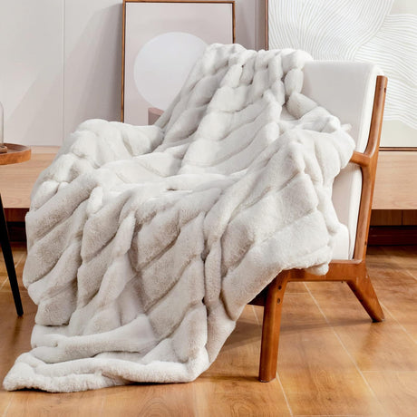 Cozy Bliss Faux Fur Throw Blanket for Couch, Cozy Soft Plush Thick Winter Blanket for Sofa Bedroom Living Room, 50 * 60 Inches Beige Cozy Bliss