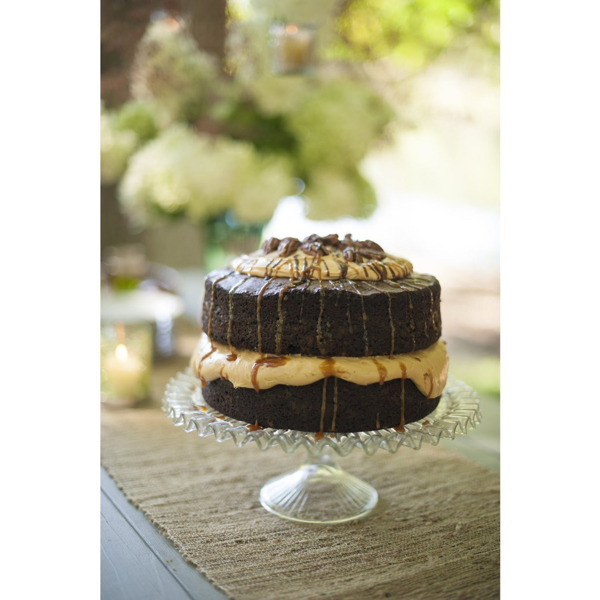 Nordic Ware Natural Aluminum Commercial Round Layer Cake Pan Baking Essentials, 8-Inch Round, Metallic Nordic Ware