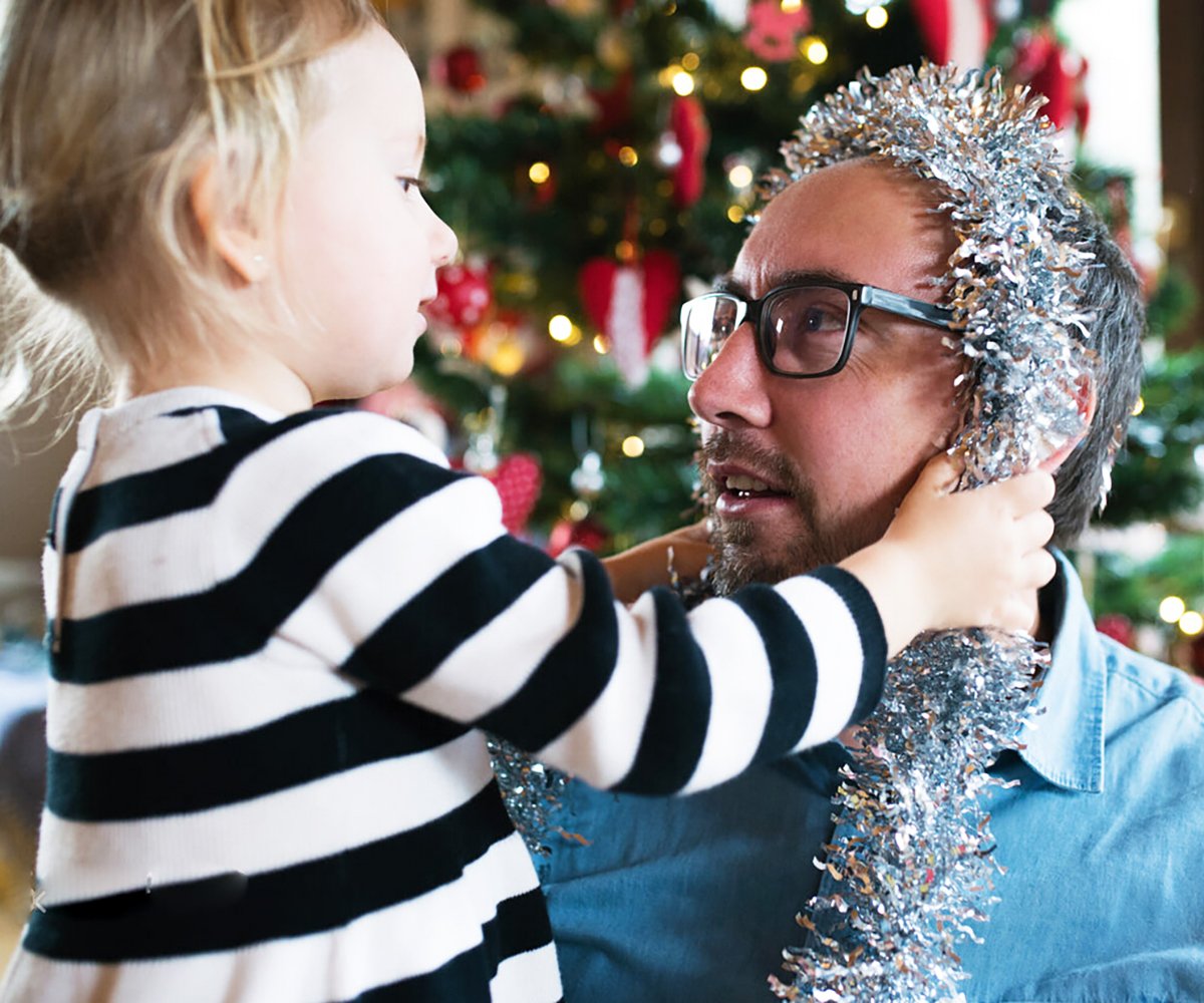 DECORA 33 Feet Silver Tinsel Garland, Christmas Metallic Hanging Tinsel Garland for Xmas Tree Home and Party Decoration CCINEE