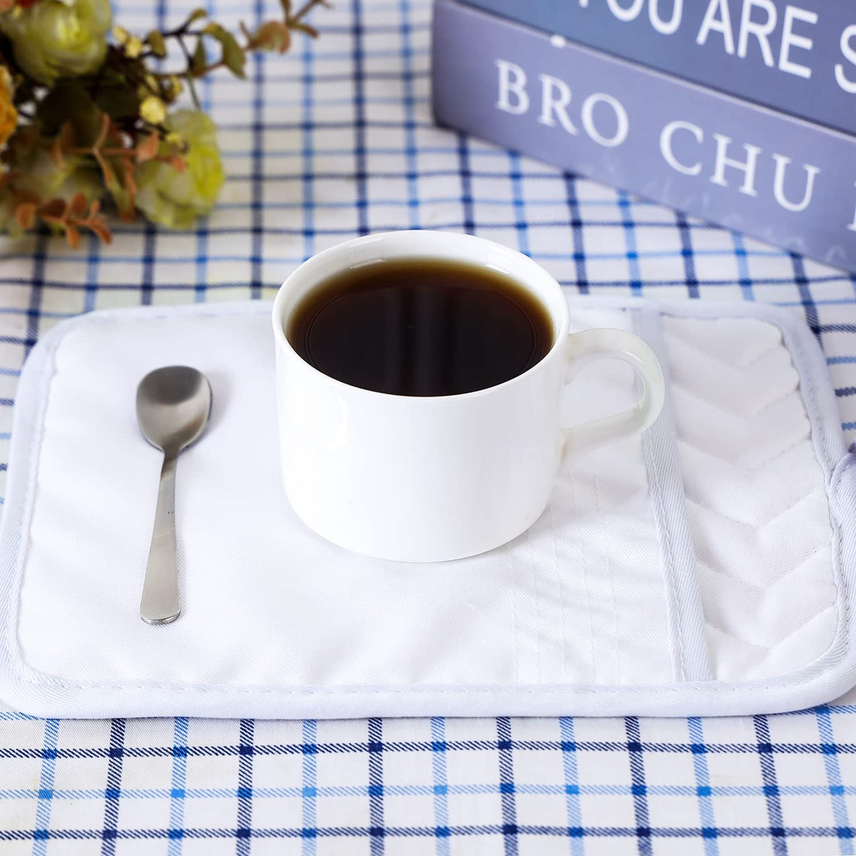 Anyi Pot Holders and Oven Mitts 7" X 9" Heat Resistant Pocket Pot Holder Set Feature of Non Slip Kitchen Hot Pad Oven Mitts, 3-Pack (White) Anyi