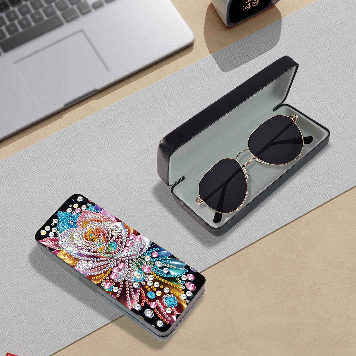 JZHYOAN Diamond Art Painting Eye Glass Case Portable Sunglasses Glasses Storage Box DIY Flower Travel Sunglass Handmade 5D Diamond Art Kit for Adults Gift Indoor Outdoor JZHYOAN