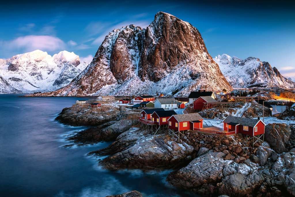 Ravensburger Hamnoy, Lofoten 3000 Piece Jigsaw Puzzle for Adults - 17081 | Premium Quality, Durable Blueboard | Unique Handcrafted Tooling | Perfect Interlocking Fit | Ideal for Advanced Puzzlers Ravensburger