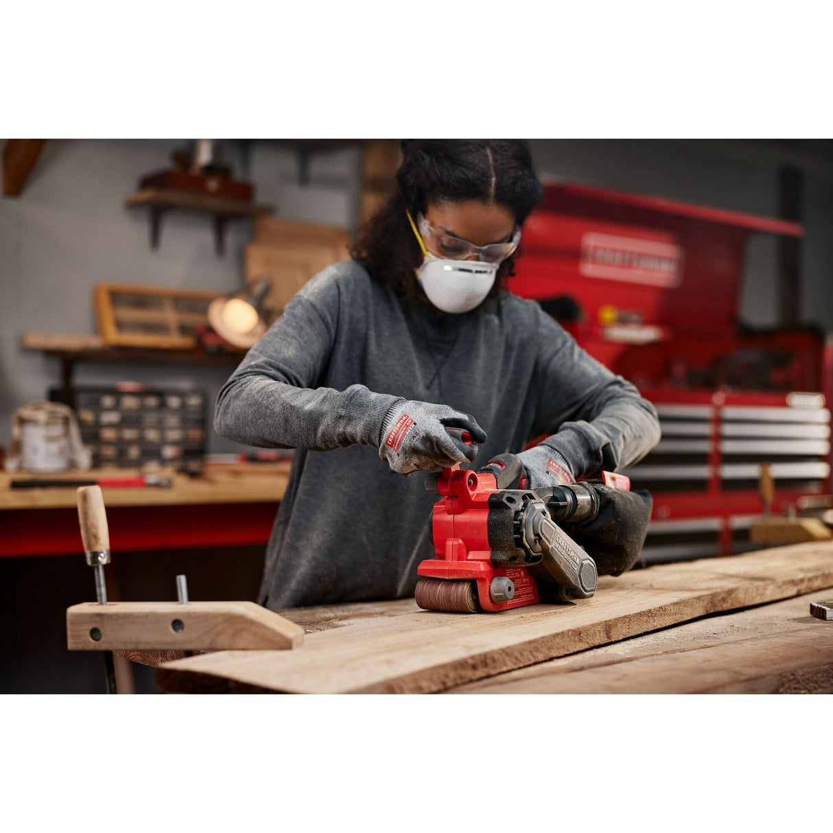 CRAFTSMAN V20* Brushless Rp Belt Sander (CMCW223B) CRAFTSMAN