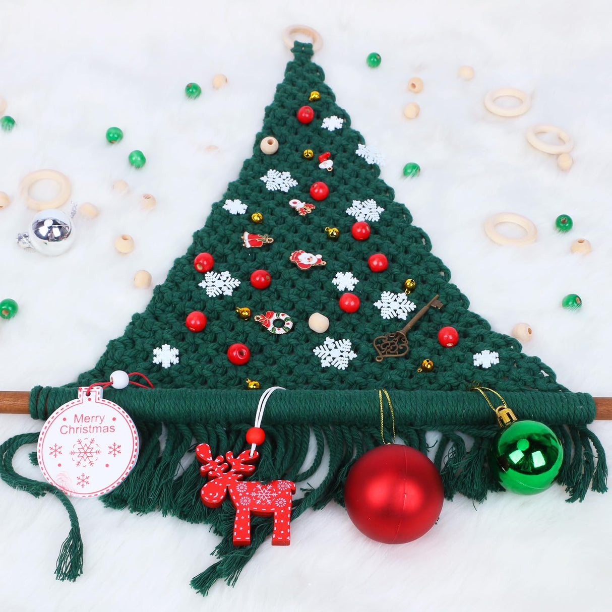 UHAPEER 137PCS Macrame Kits for Adults Beginners DIY Macrame Christmas Tree and Boho Macrame Supplies with 3 mm Macrame Cord Cotton Beads Xmas Ornaments Christmas Decorations Gifts Wall Hanging UHAPEER