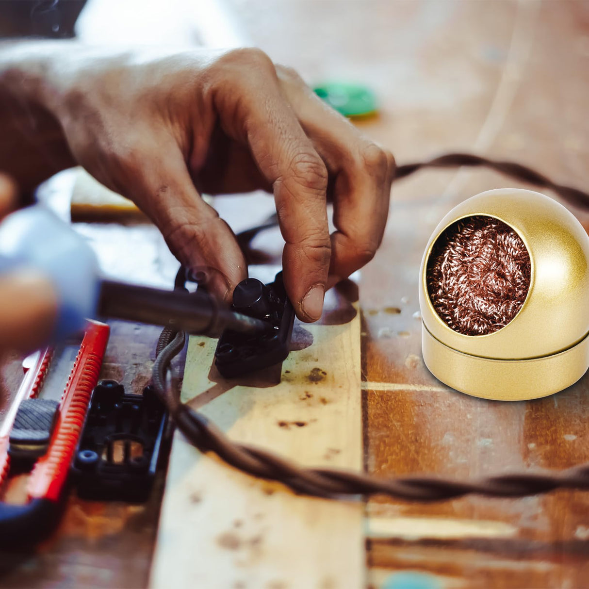 Soldering Iron Tip Cleaner, Premium Stainless Steel Soldering Iron Cleaner Quick Cleaning No Water Required Soldering Iron Tip Cleaner Practical Tools(Gold) PEUTIER