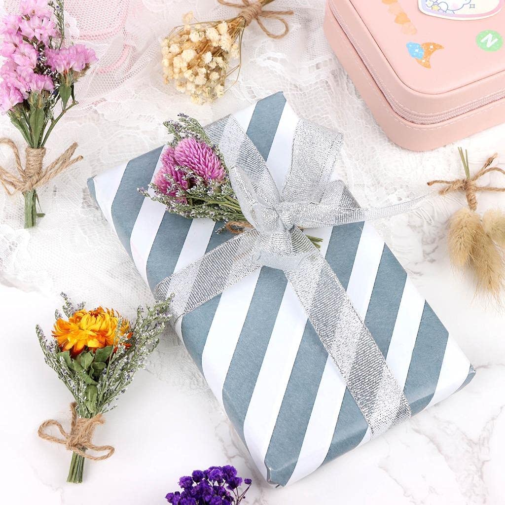 8 Pcs Mini Gypsophila Bouquets Dried Flower Daisy Bundles Dry Flower&Leaves Natural Lagurus Dried Embossing Flower Plant Stem Bunch for DIY Craft,Card Decoration,Photo Props,Home Party&Wedding Decor WWahuayuan