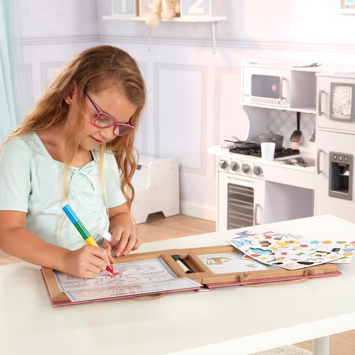 Melissa & Doug Natural Play: Play, Draw, Create Reusable Drawing & Magnet Kit – Princesses (54 Magnets, 5 Dry-Erase Markers) - FSC Certified Melissa & Doug