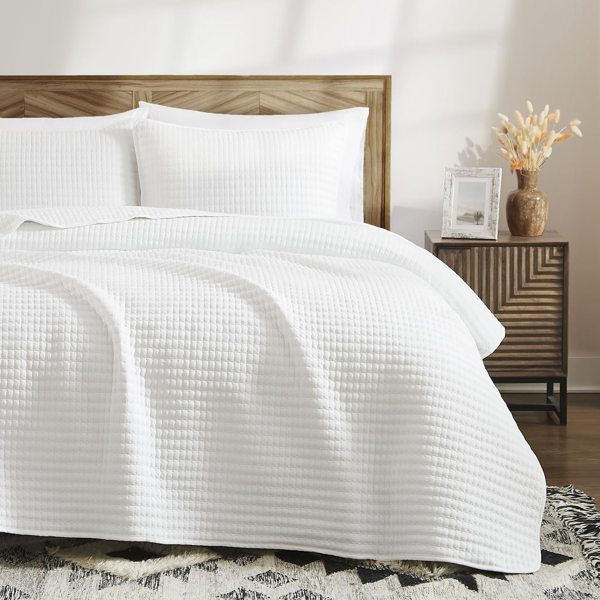 WRENSONGE White Quilt Set Queen Size-3 Pieces Lightweight Bedspreads Summer Coverlet for All Season, Soft Quilt Bedding Set with 2 Pillow Shams Suitable for Bed & Couch WRENSONGE